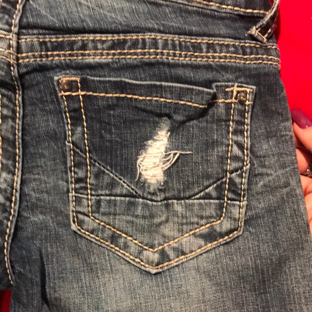 Women’s jeans.